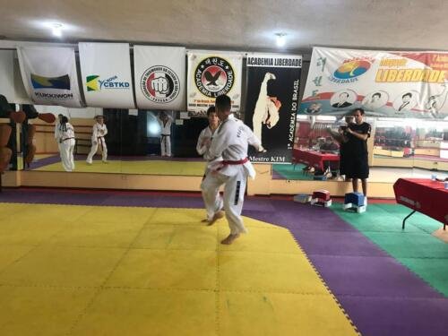 2019 Exame 04